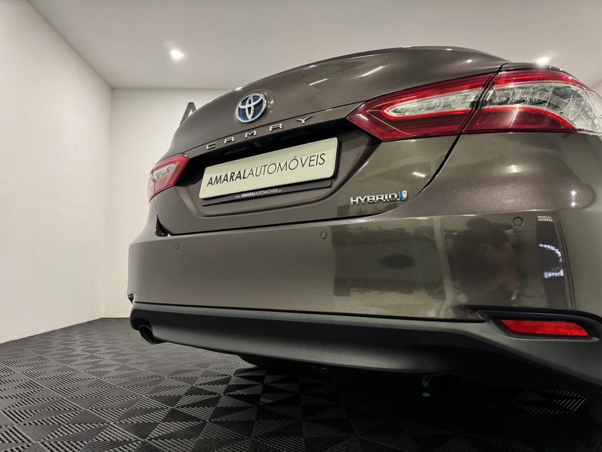 toyota-camry-2019-hibrido-a-gasolina-2487cc