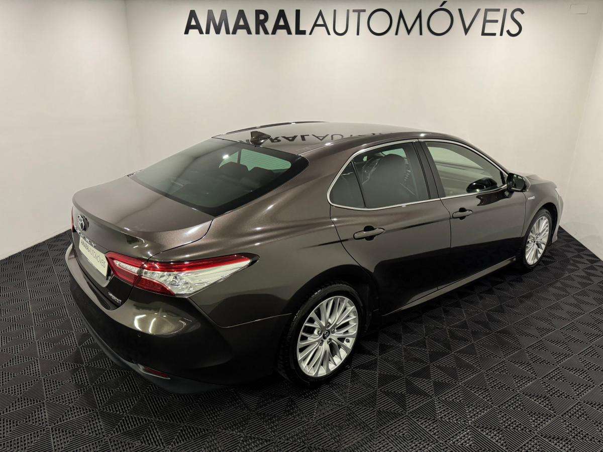 toyota-camry-2019-hibrido-a-gasolina-2487cc