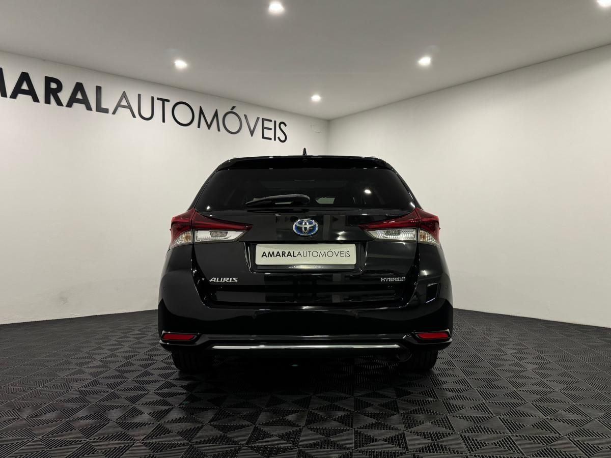 toyota-auris-touring-sports-2018-hibrido-a-gasolina-1798cc