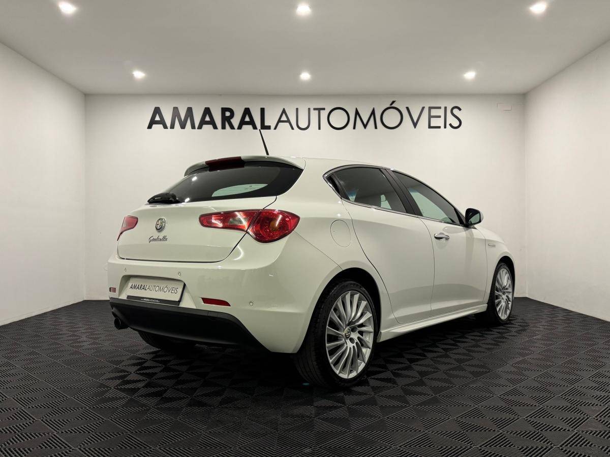 alfa-romeo-giulietta-2012-diesel-1598cc
