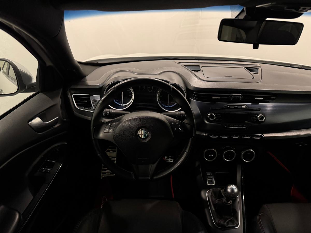 alfa-romeo-giulietta-2012-diesel-1598cc