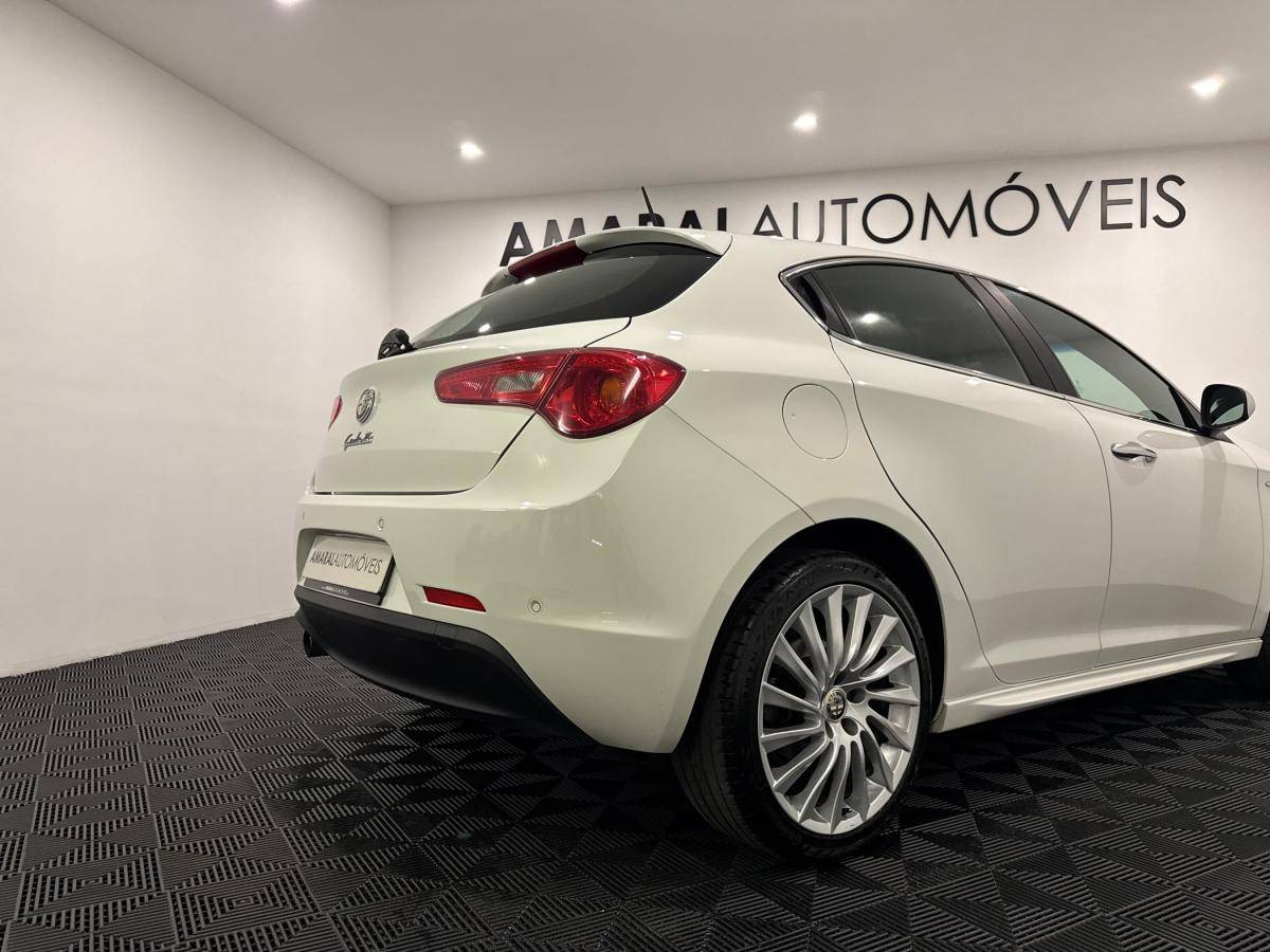 alfa-romeo-giulietta-2012-diesel-1598cc