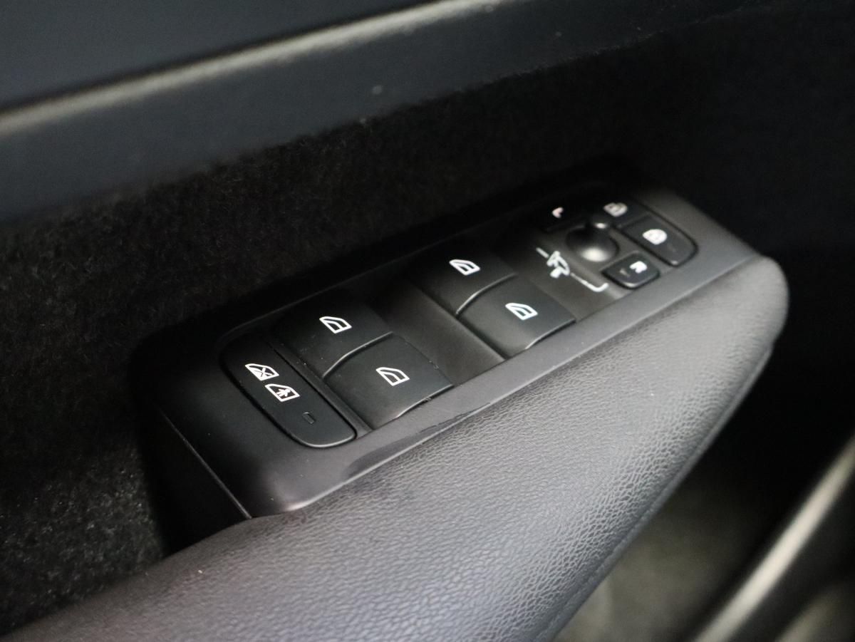 volvo-xc40-2022-hibrido-a-gasolina-1477cc