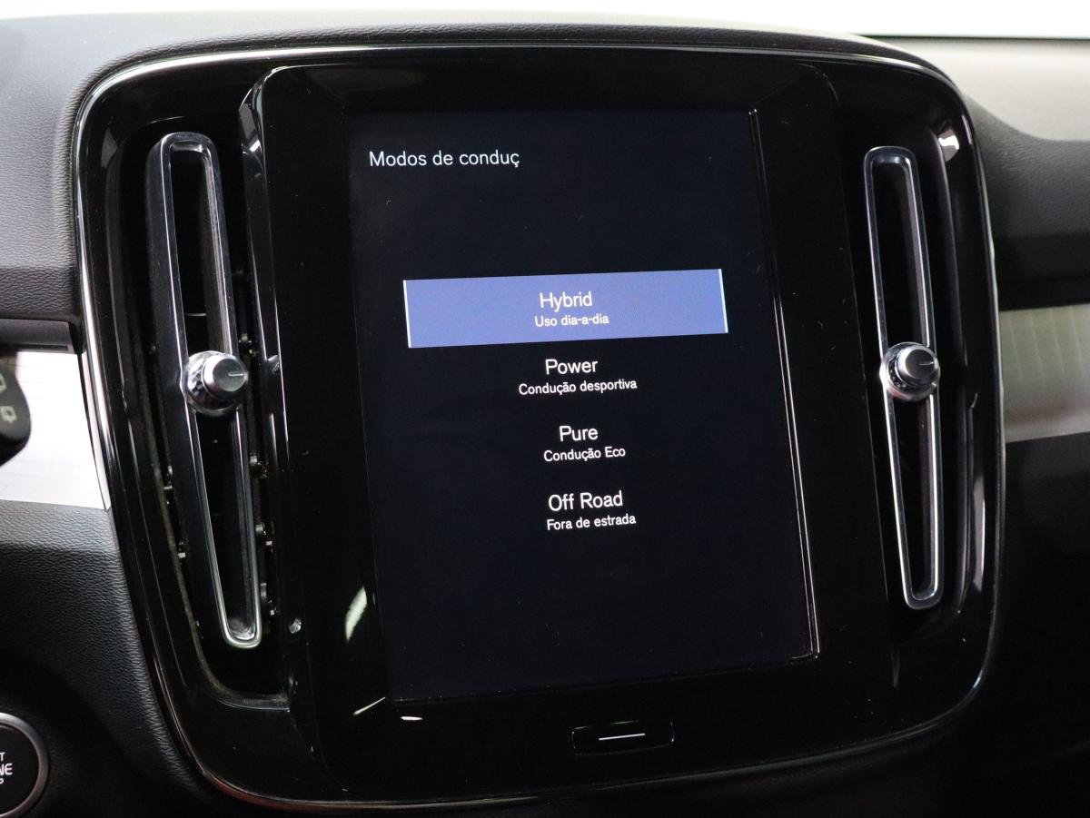 volvo-xc40-2022-hibrido-a-gasolina-1477cc
