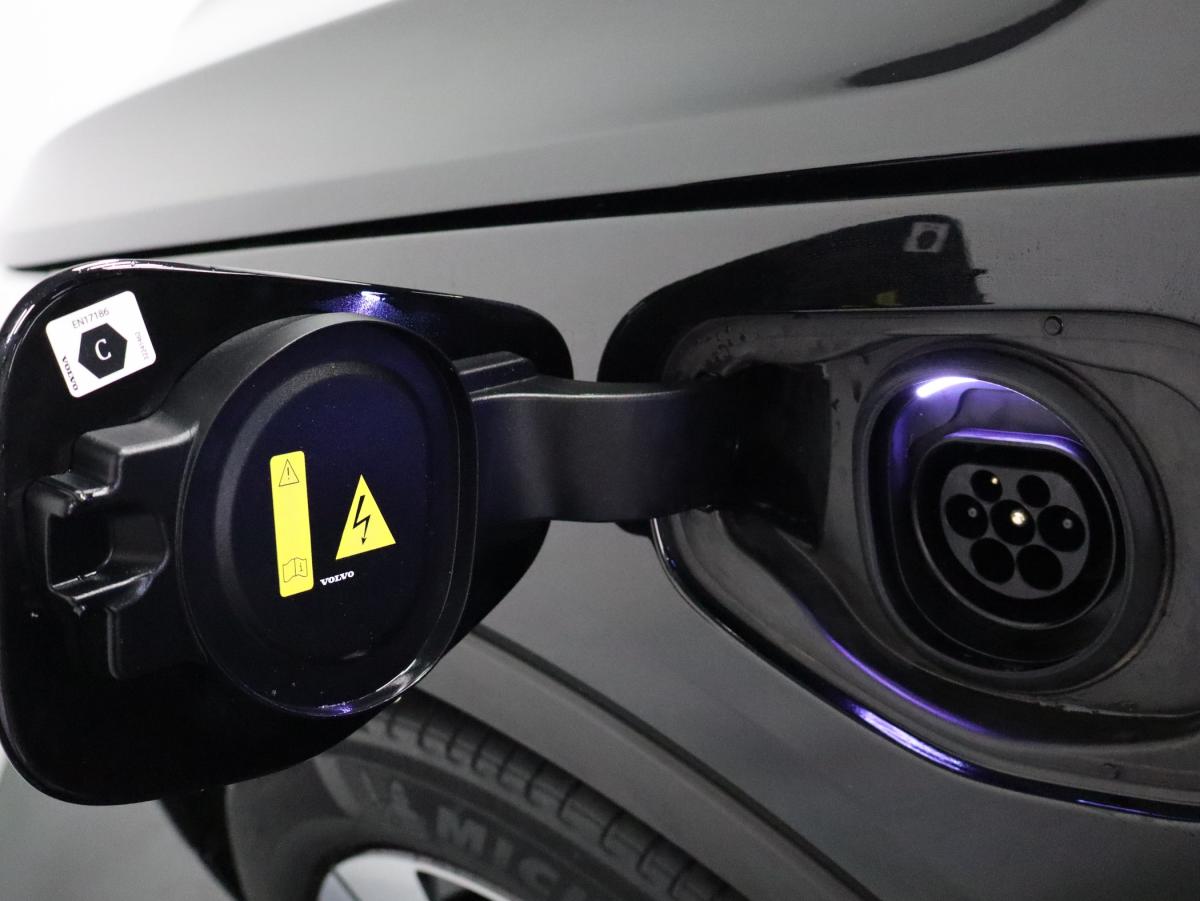 volvo-xc40-2022-hibrido-a-gasolina-1477cc