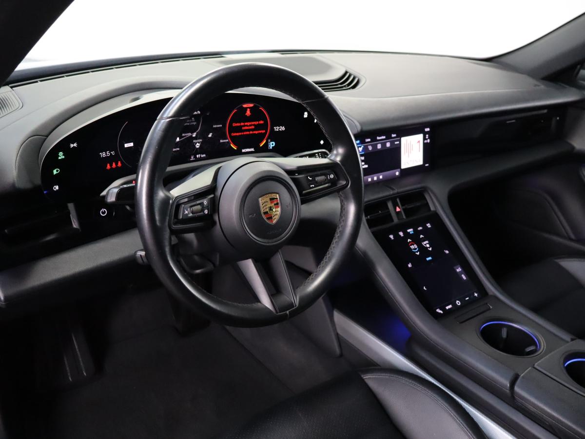 porsche-taycan-2021-eletrico-500cc