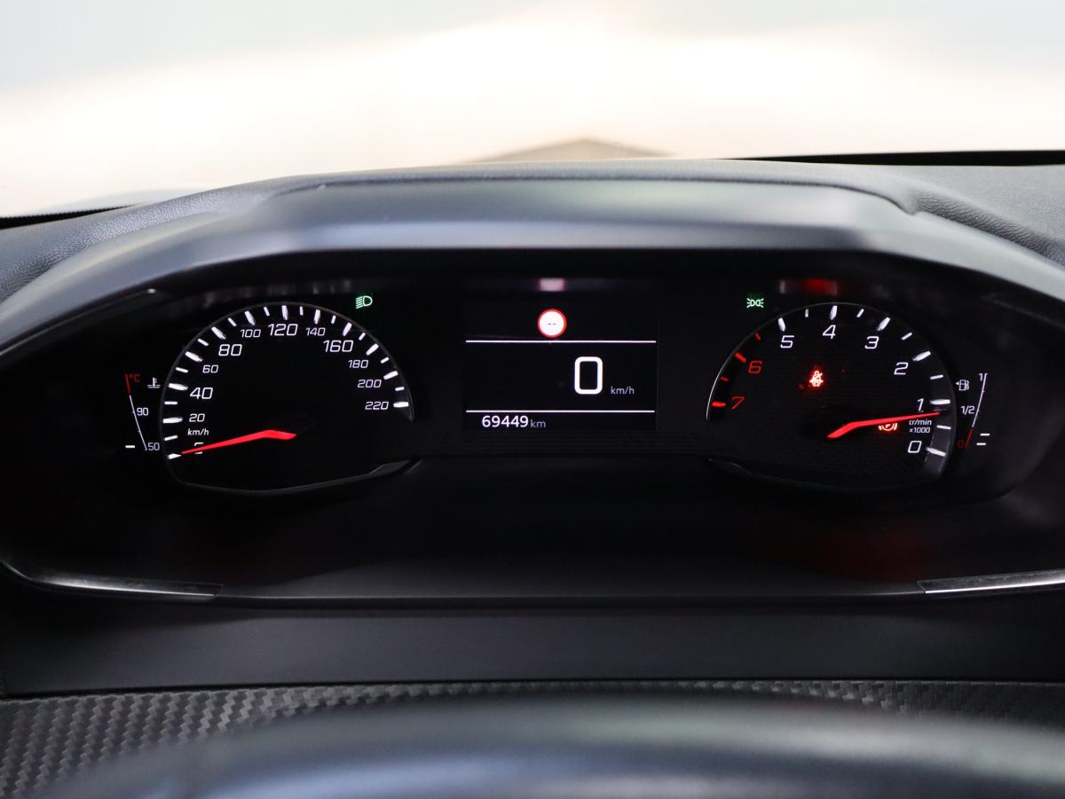 peugeot-208-2023-gasolina-1199cc