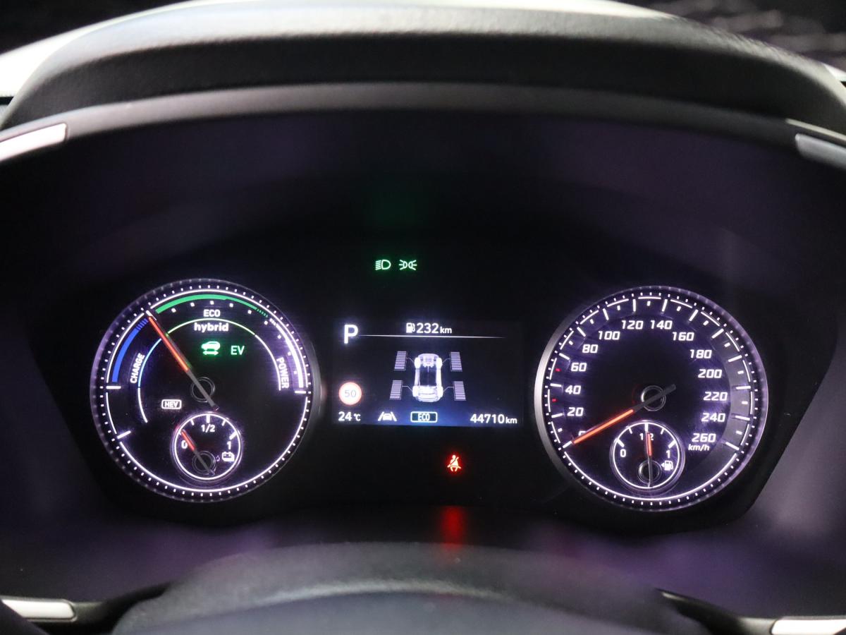 hyundai-santa-fe-2023-hibrido-a-gasolina-1598cc