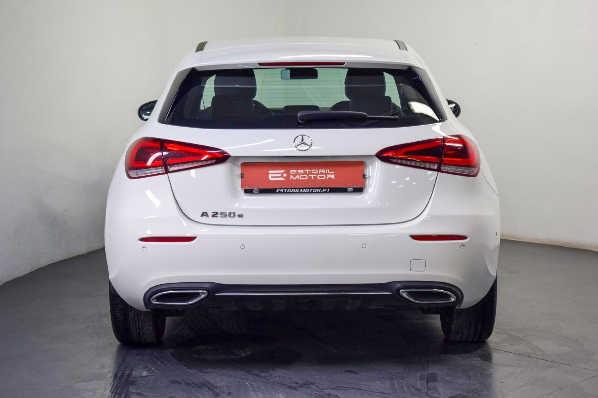mercedes-benz-classe-a-2023-hibrido-a-gasolina-1332cc