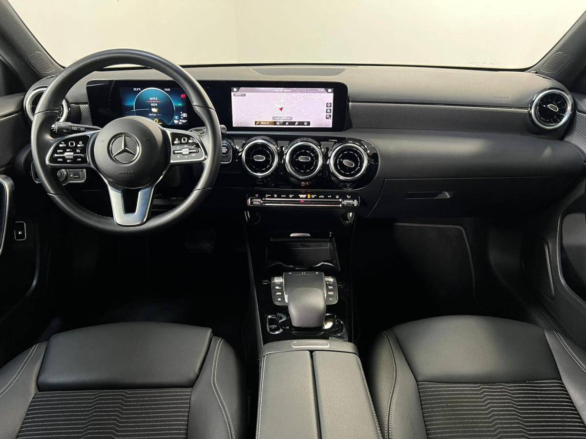 mercedes-benz-classe-a-2023-hibrido-a-gasolina-1332cc