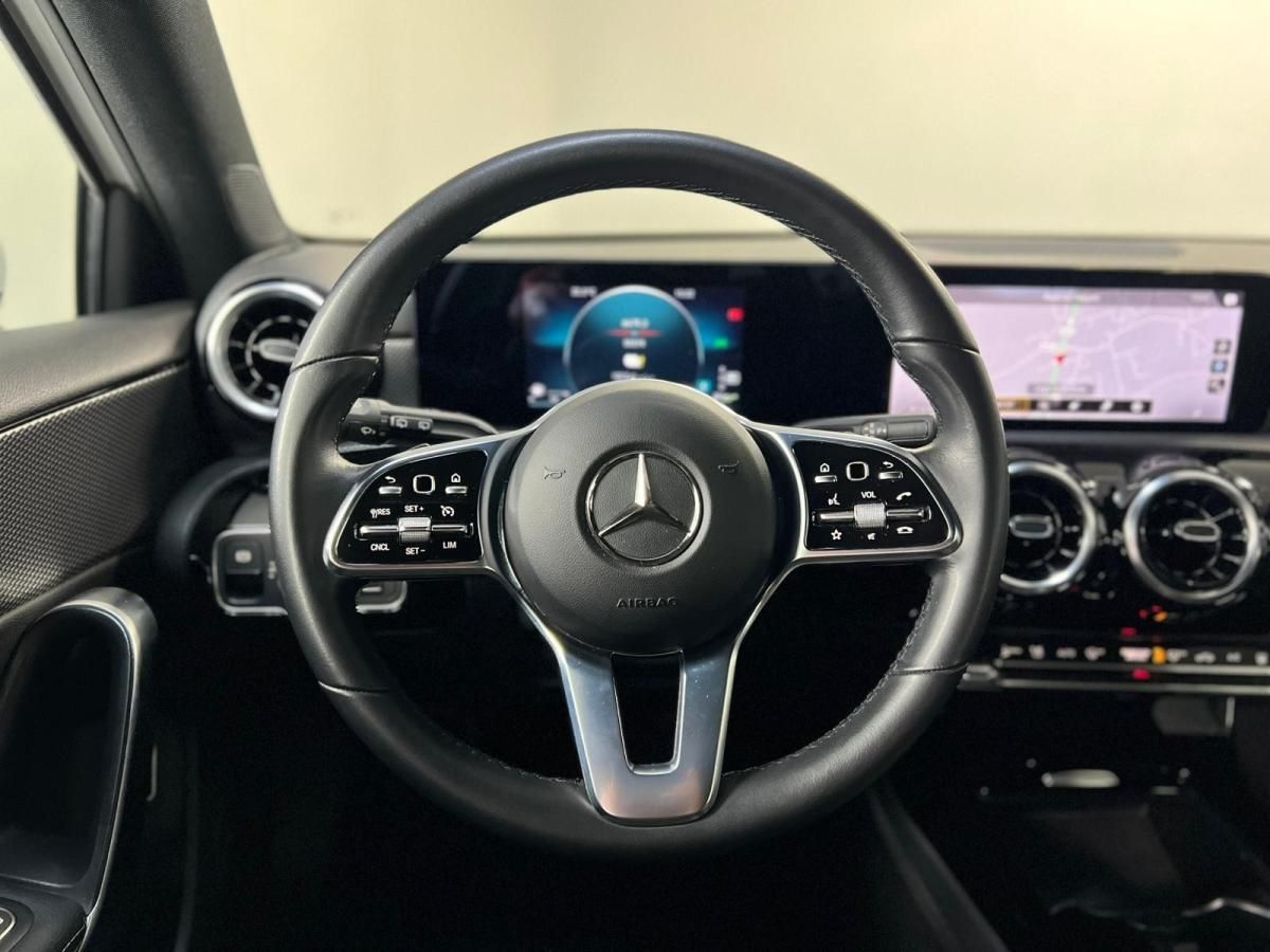 mercedes-benz-classe-a-2023-hibrido-a-gasolina-1332cc