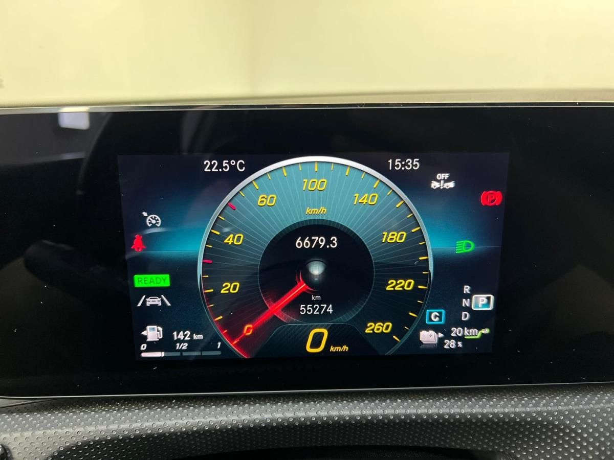mercedes-benz-classe-a-2023-hibrido-a-gasolina-1332cc