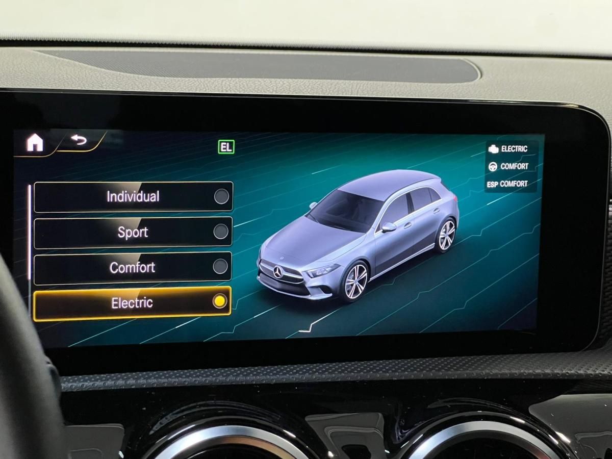 mercedes-benz-classe-a-2023-hibrido-a-gasolina-1332cc
