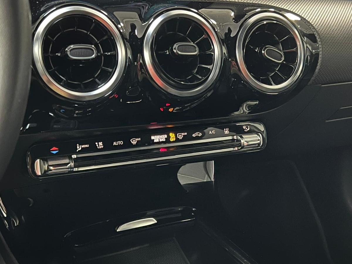 mercedes-benz-classe-a-2023-hibrido-a-gasolina-1332cc