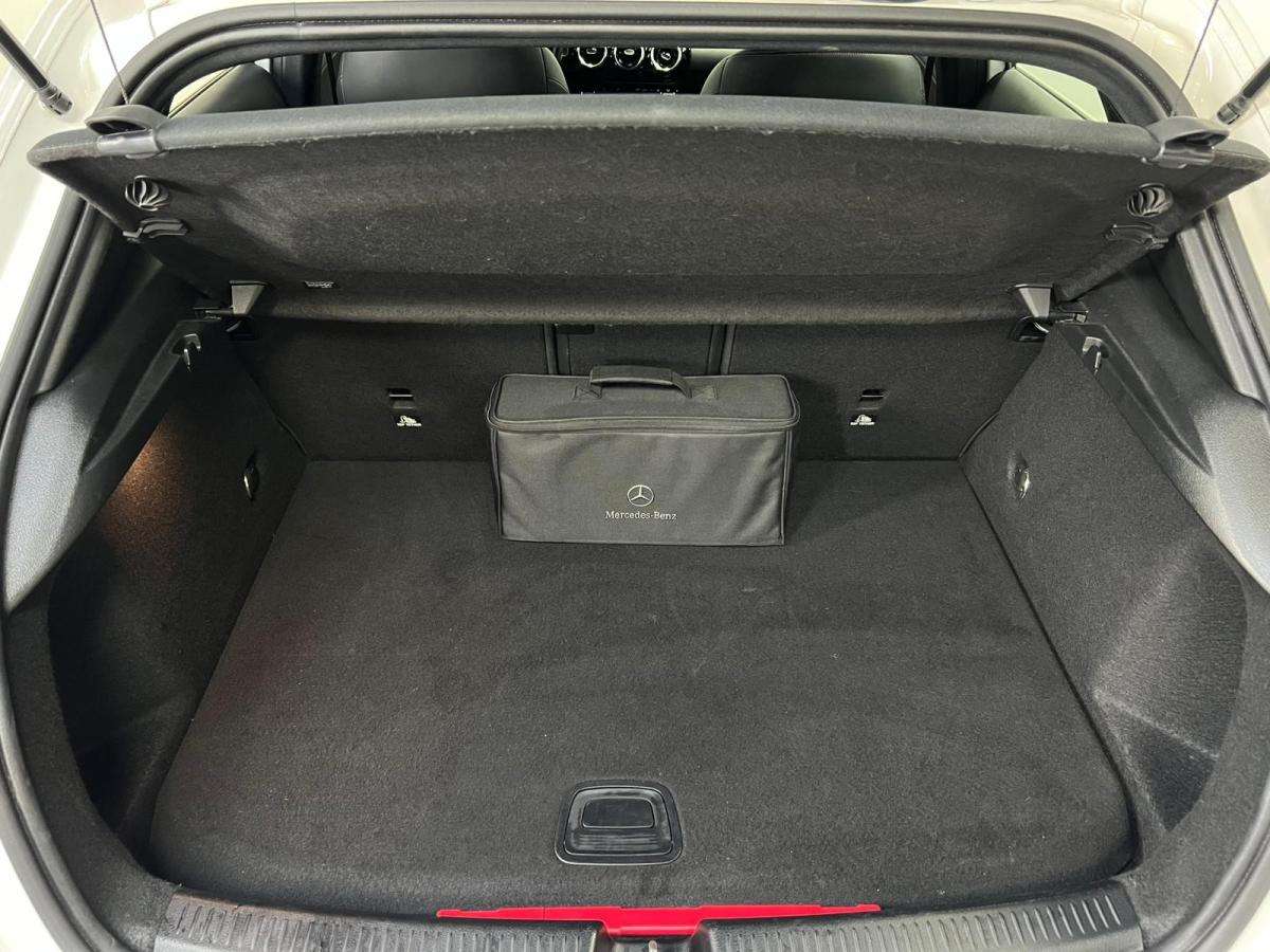 mercedes-benz-classe-a-2023-hibrido-a-gasolina-1332cc