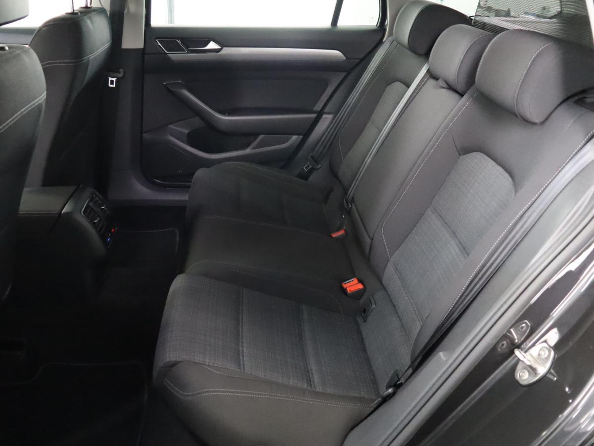 volkswagen-passat-variant-2021-diesel-1968cc
