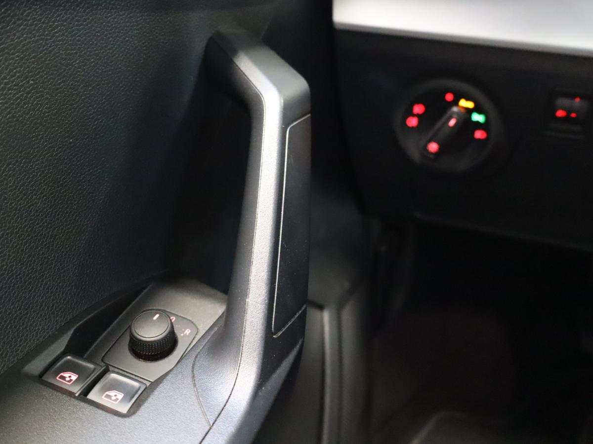 seat-ibiza-2023-gasolina-999cc