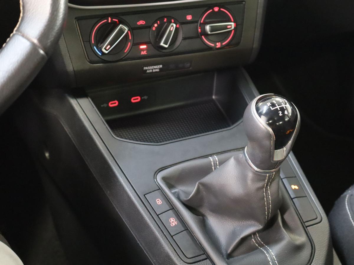 seat-ibiza-2023-gasolina-999cc