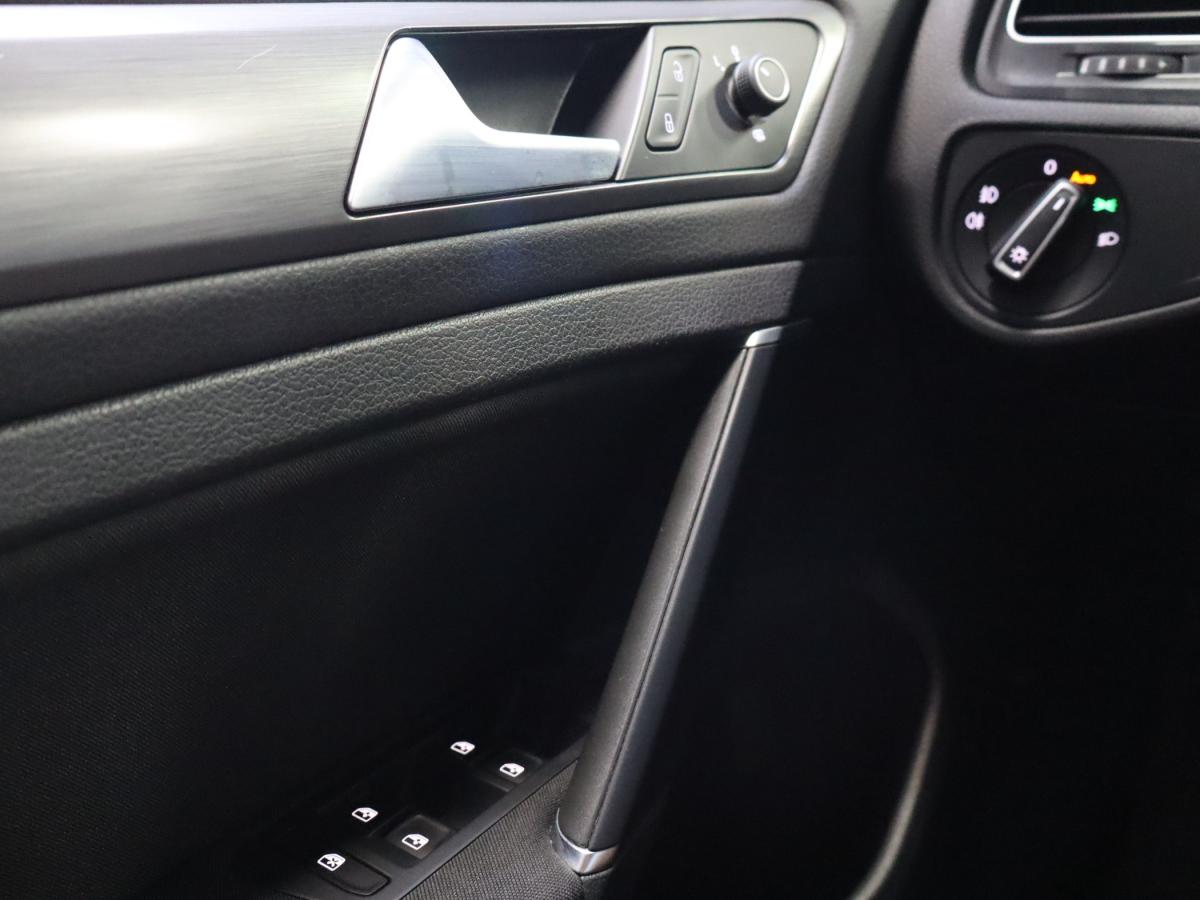 volkswagen-golf-variant-2020-diesel-1598cc