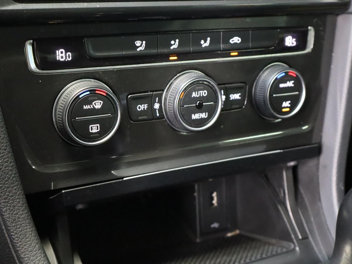 volkswagen-golf-variant-2020-diesel-1598cc