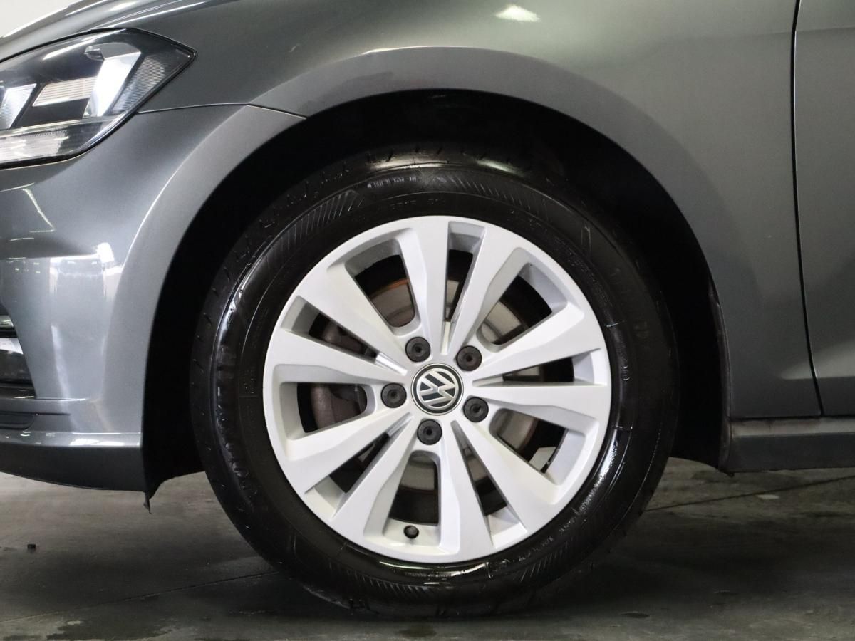 volkswagen-golf-variant-2018-diesel-1598cc
