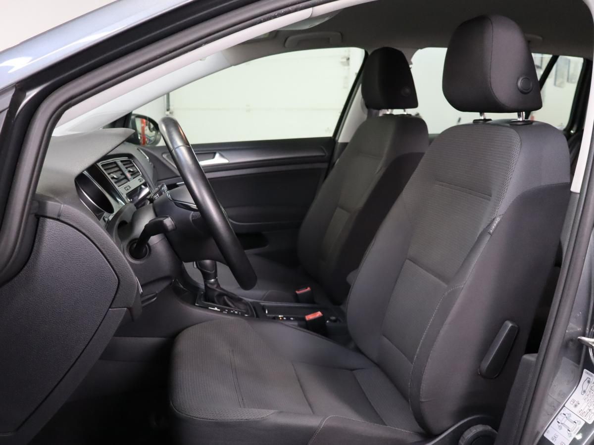 volkswagen-golf-variant-2018-diesel-1598cc