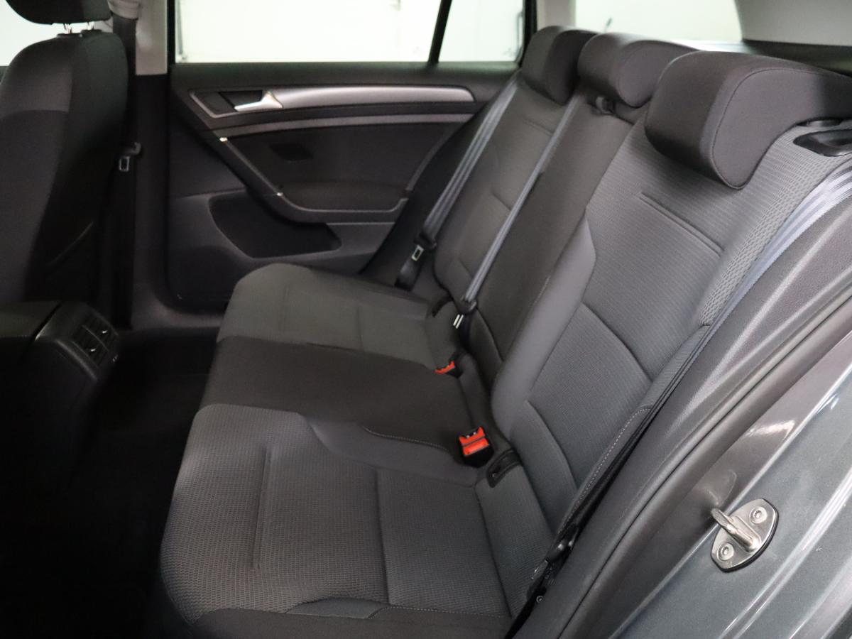 volkswagen-golf-variant-2018-diesel-1598cc
