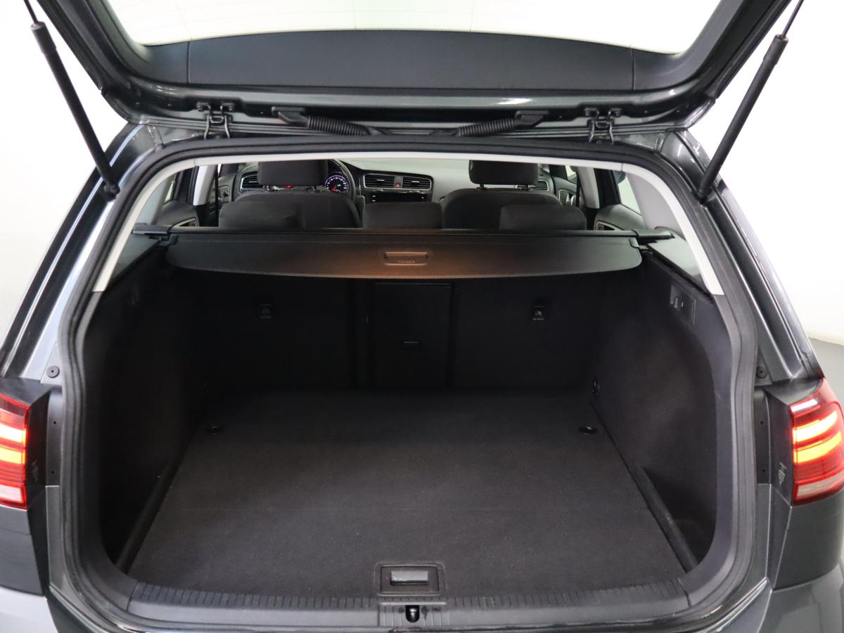 volkswagen-golf-variant-2018-diesel-1598cc