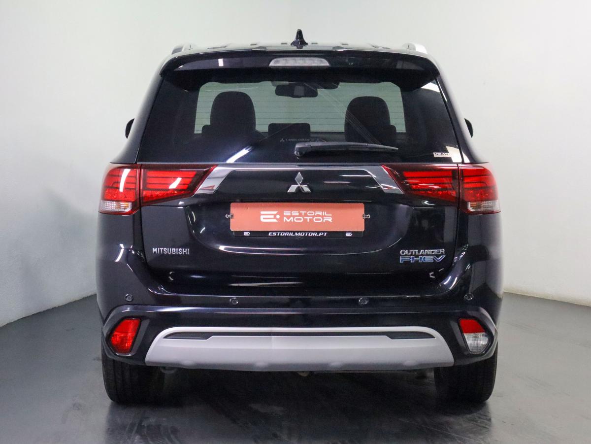 mitsubishi-outlander-2021-hibrido-a-gasolina-2360cc