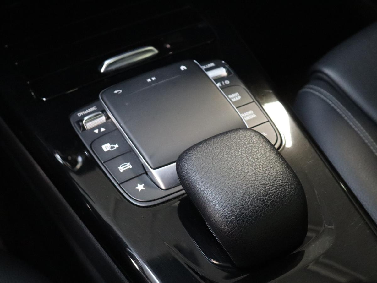 mercedes-benz-classe-a-2021-hibrido-a-gasolina-1332cc