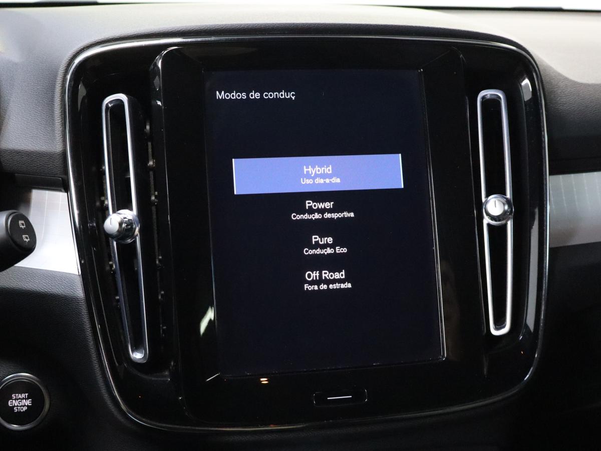 volvo-xc40-2022-hibrido-a-gasolina-1477cc