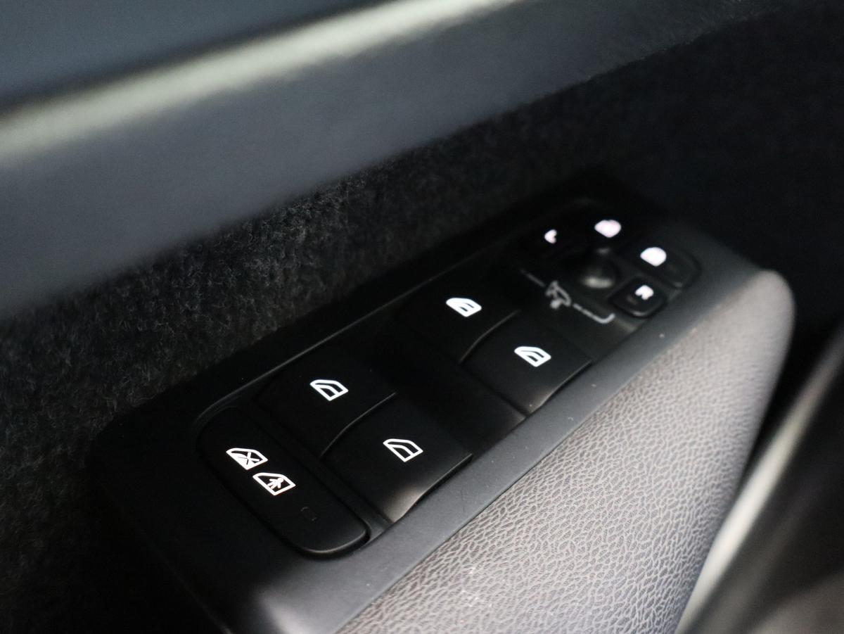 volvo-xc40-2022-hibrido-a-gasolina-1477cc