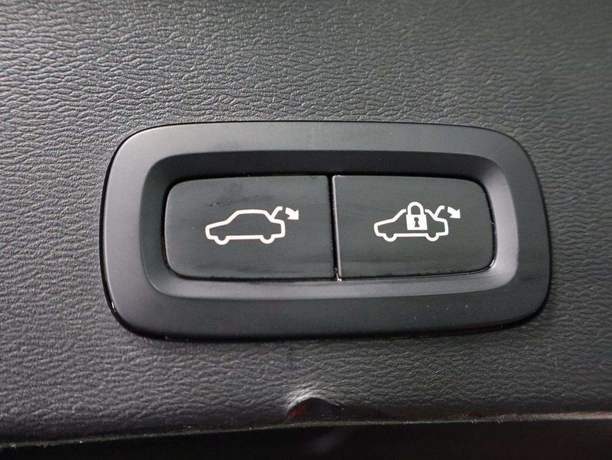 volvo-xc40-2022-hibrido-a-gasolina-1477cc