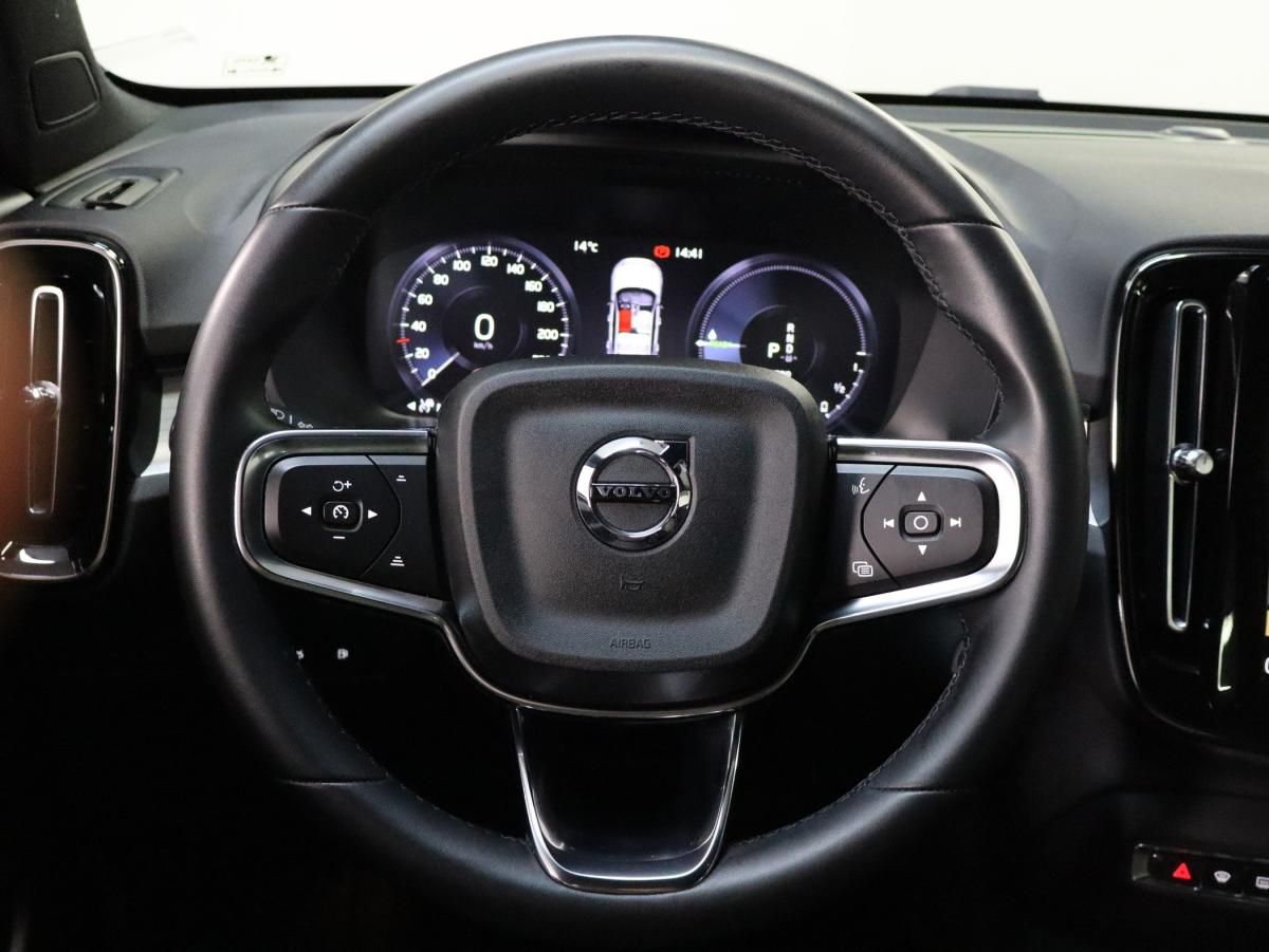 volvo-xc40-2023-hibrido-a-gasolina-1477cc