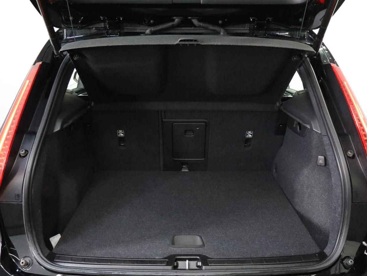 volvo-xc40-2023-hibrido-a-gasolina-1477cc