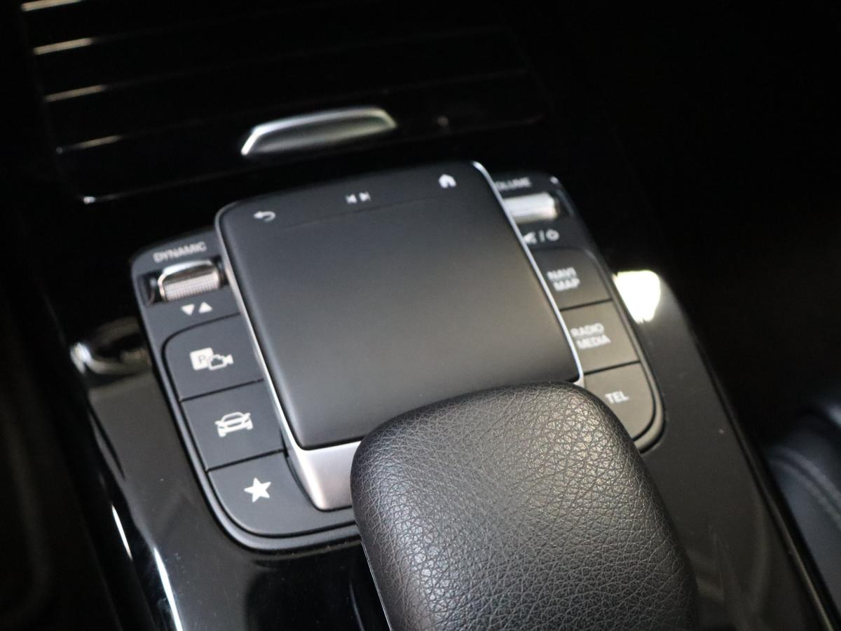 mercedes-benz-classe-a-2021-hibrido-a-gasolina-1332cc