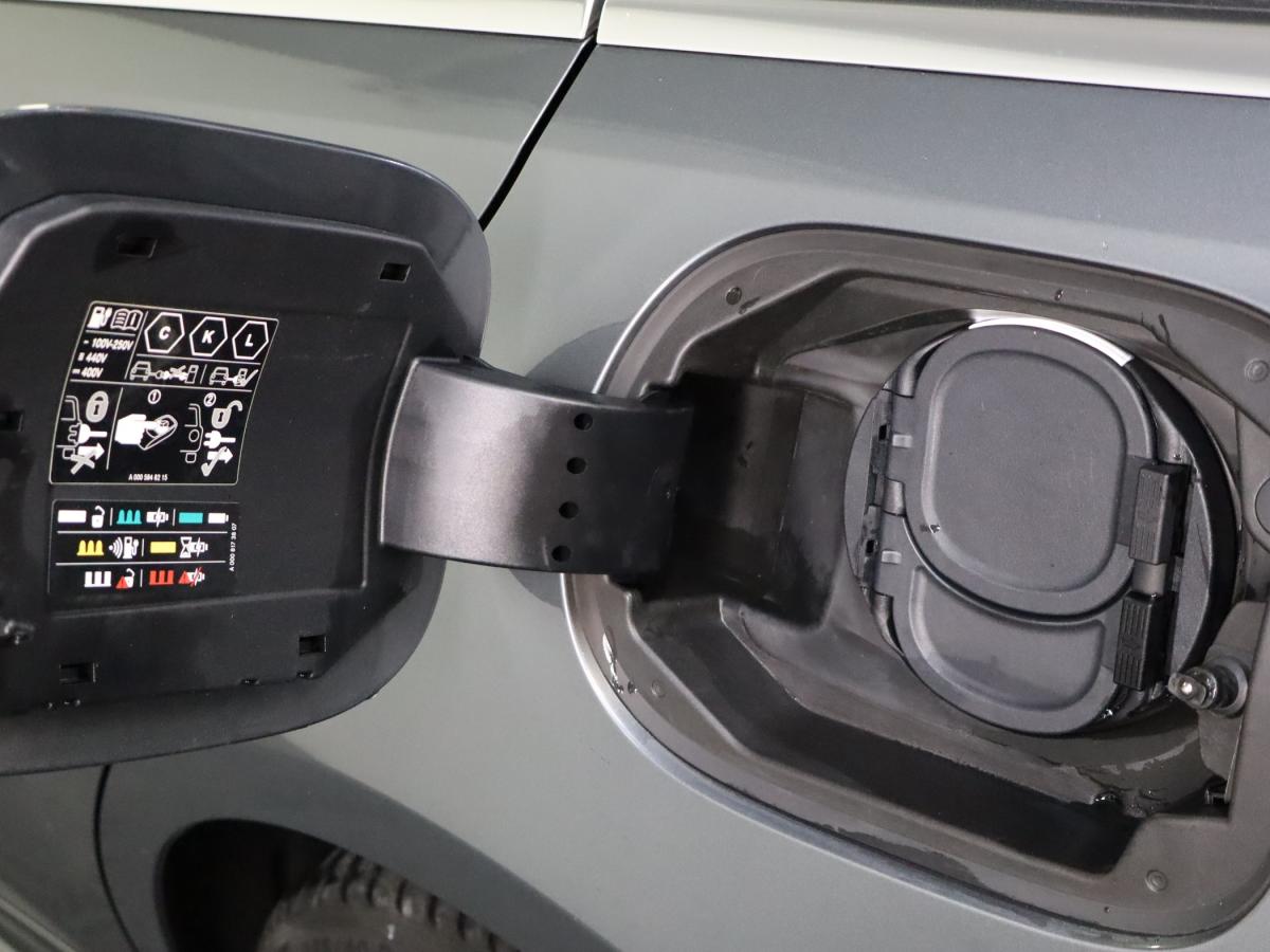 mercedes-benz-classe-c-2023-hibrido-a-gasolina-1999cc