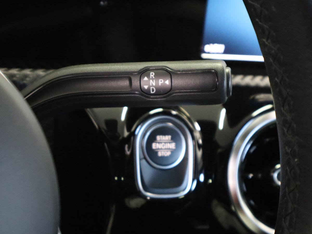mercedes-benz-classe-a-2022-hibrido-a-gasolina-1332cc