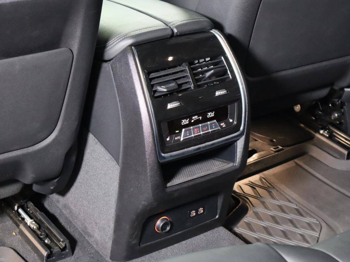 bmw-x7-2023-diesel-2993cc