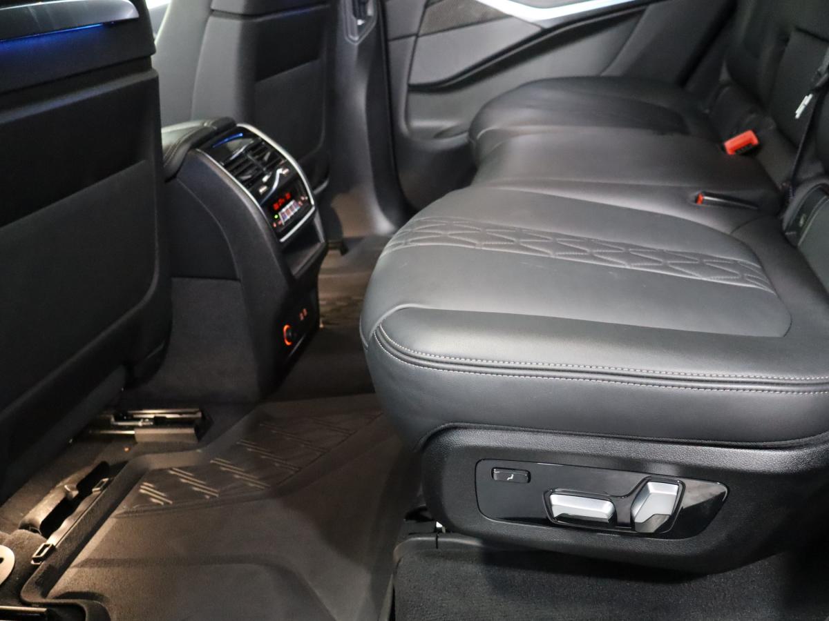 bmw-x7-2023-diesel-2993cc