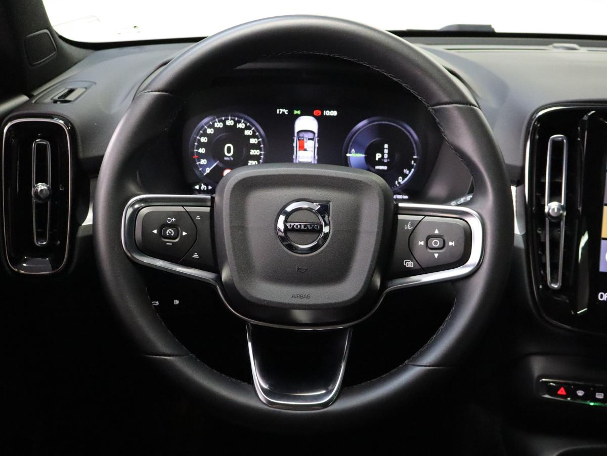 volvo-xc40-2023-hibrido-a-gasolina-1477cc