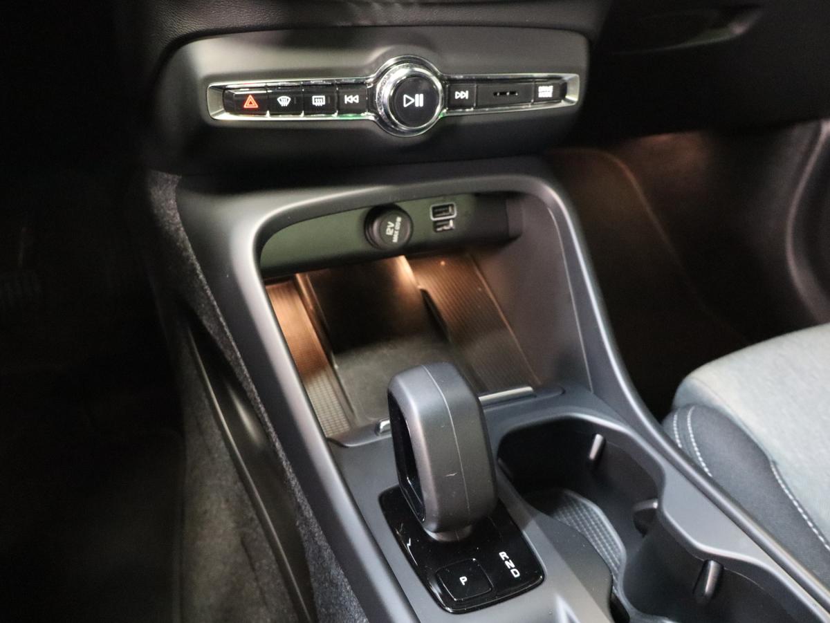 volvo-xc40-2023-hibrido-a-gasolina-1477cc
