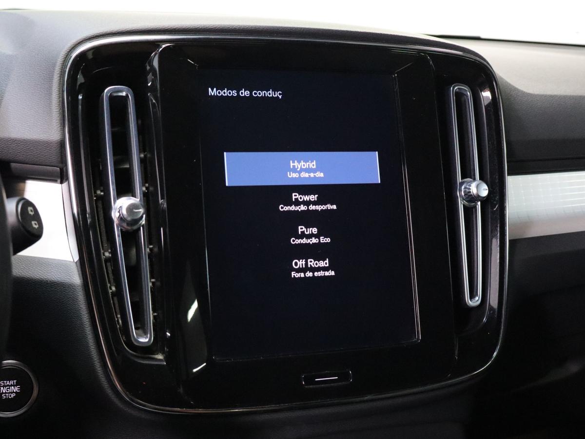 volvo-xc40-2022-hibrido-a-gasolina-1477cc