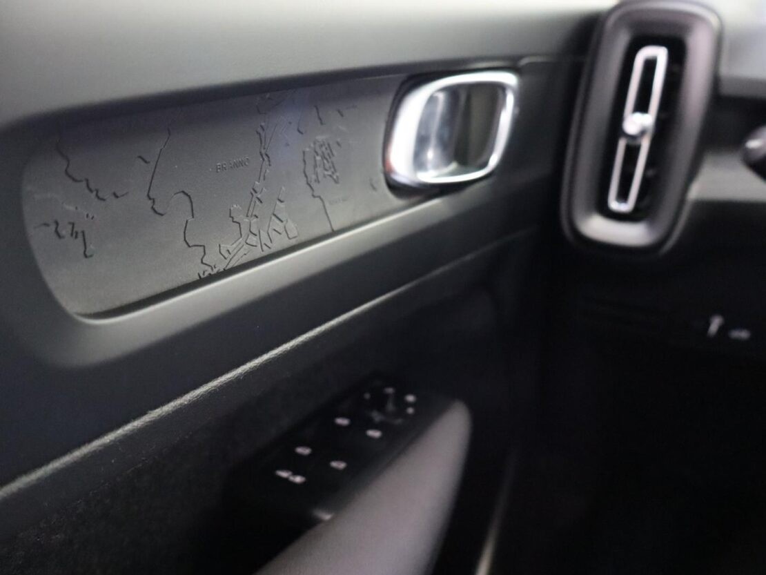 volvo-xc40-2023-hibrido-a-gasolina-1477cc