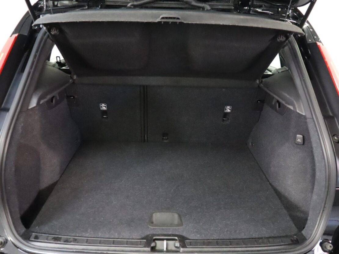 volvo-xc40-2023-hibrido-a-gasolina-1477cc