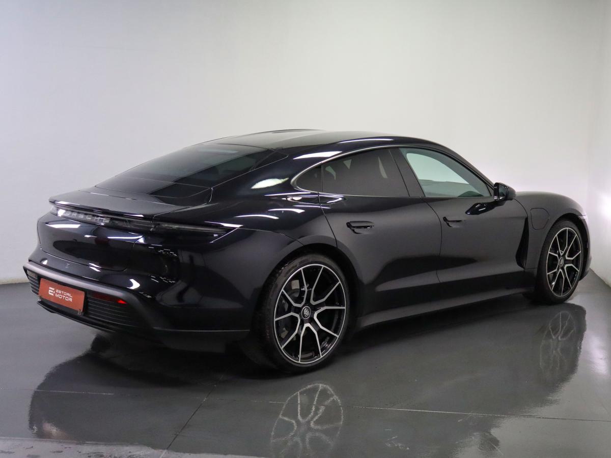 porsche-taycan-2024-eletrico-500cc