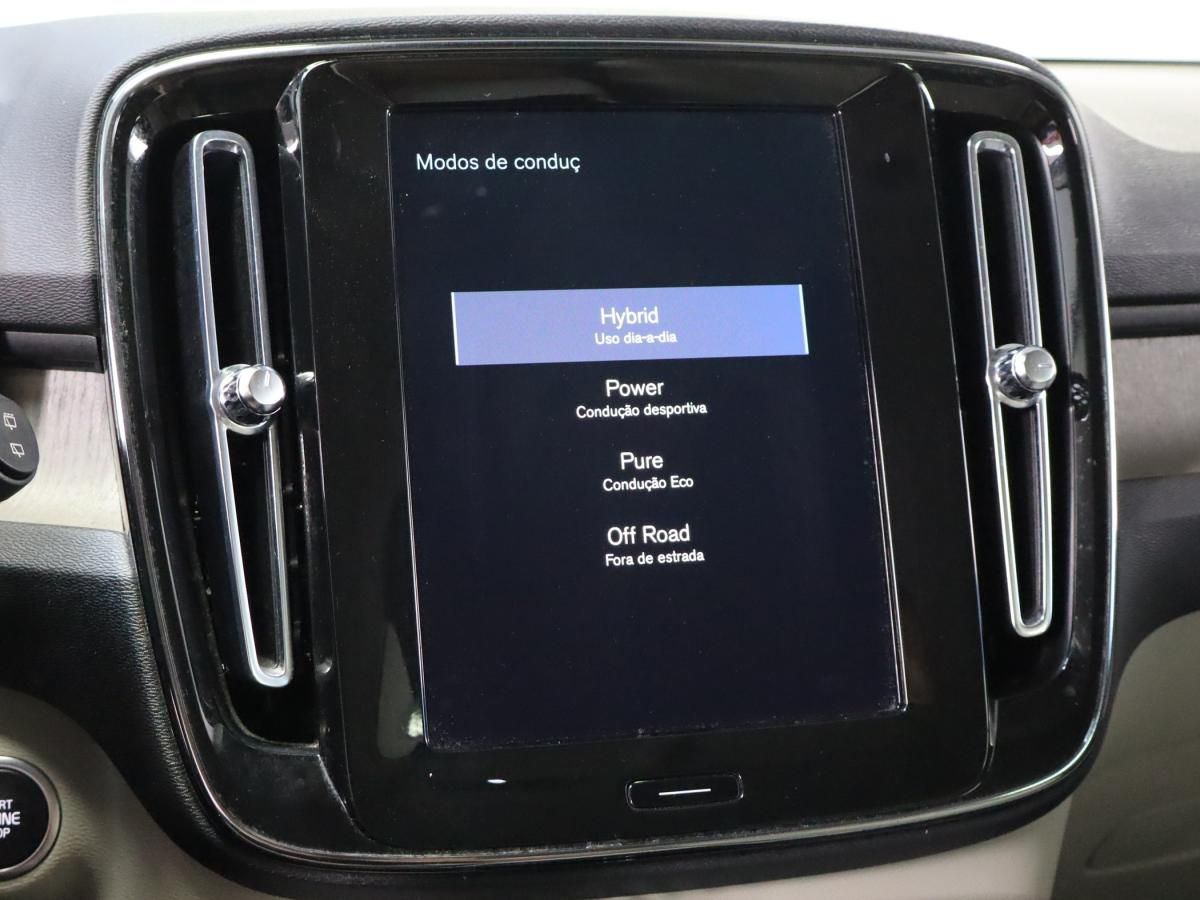 volvo-xc40-2022-hibrido-a-gasolina-1477cc