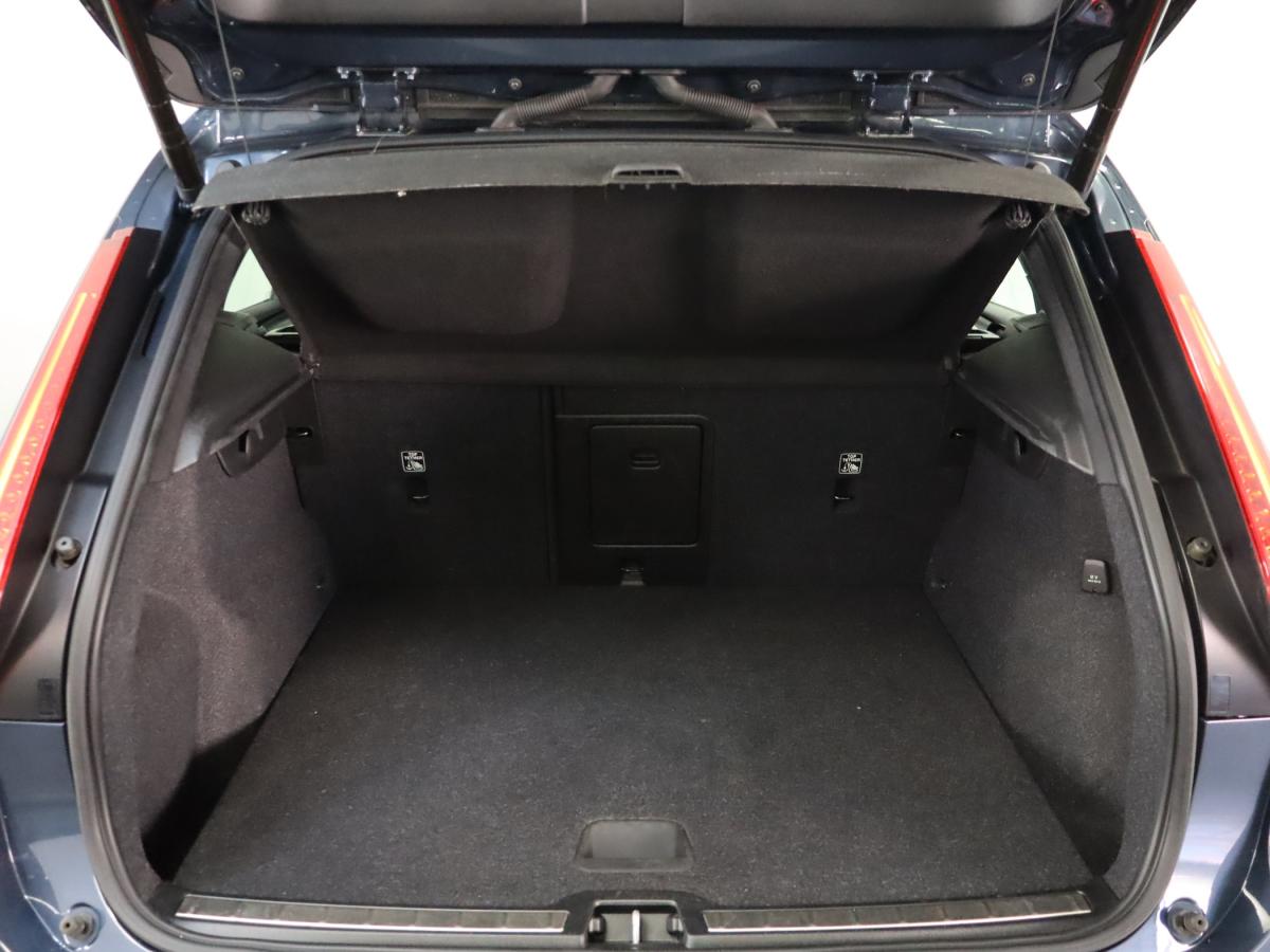 volvo-xc40-2022-hibrido-a-gasolina-1477cc