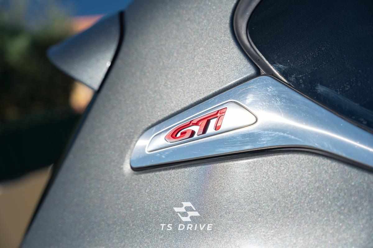peugeot-208-gti-2014-gasolina-1598cc