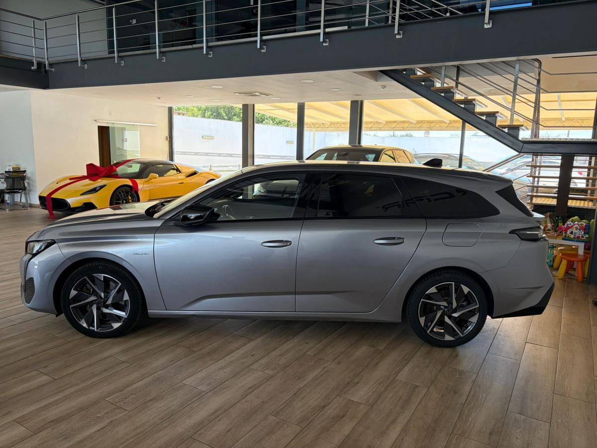 peugeot-308-sw-2023-hibrido-a-gasolina-1598cc